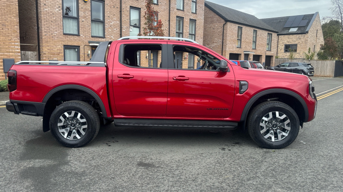 Ford Ranger Petrol Pick Up D/Cab Wildtrak 2.3 EB PHEV 281 Auto [NI] - Image 9